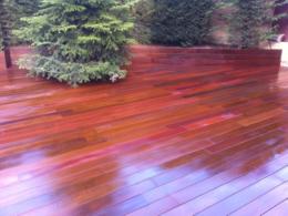 Suelo exterior de madera tropical de ipe.